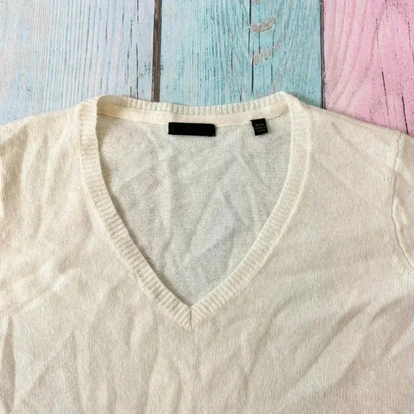 ATM cashmere top v neck - Picture 10 of 13
